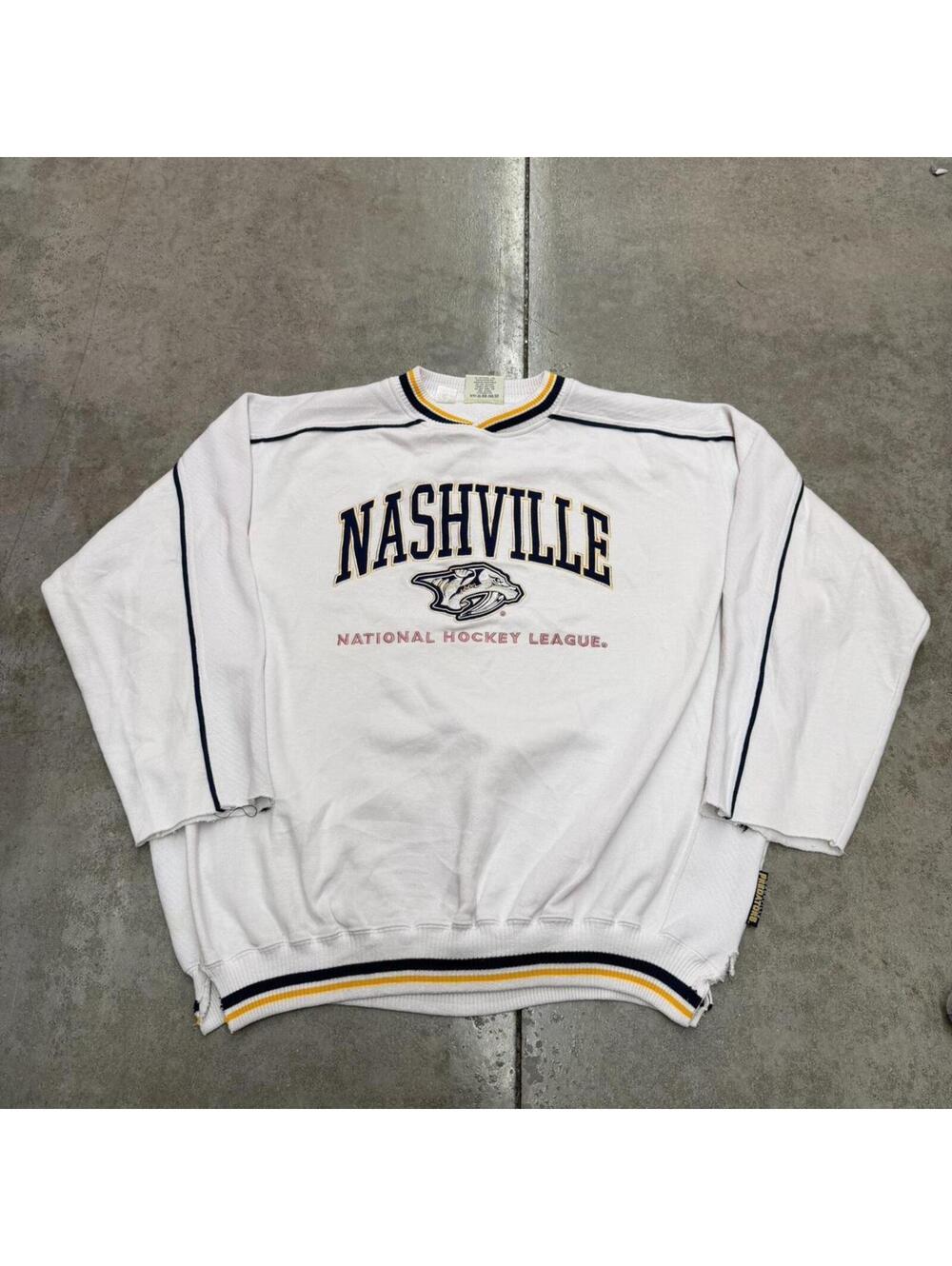 vintage nashville predators lee sport white nhl crewneck xxl HAS CUT SLEEVES